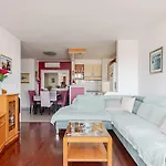 Apartamento Cozy Near The And Center